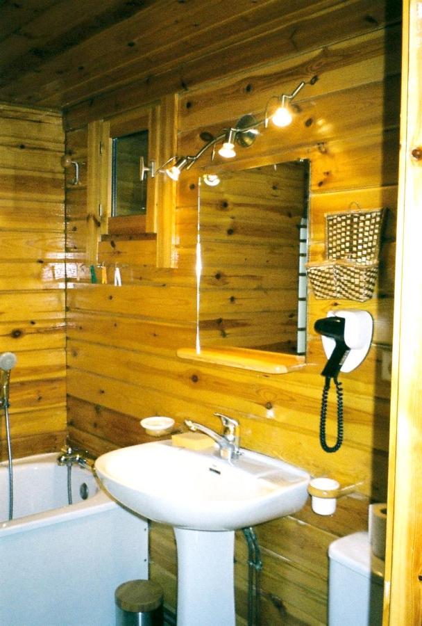Chalet Cosy A Sixt-Fer-A-Cheval Avec Vue Sur La Montagne Exterior photo